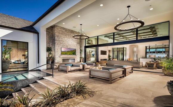 3-rolling-hills-fairway_outdoor-room-2